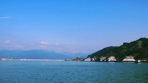 宜昌船进神农架大九湖三日游