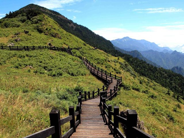 宜昌神农架武当山五日游线路